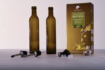 2x Oliefles met schenktuit - Olijfolie/Azijn – 2 x 500ml - Glas - Navulbaar - Inclusief Trechter en doppen 1